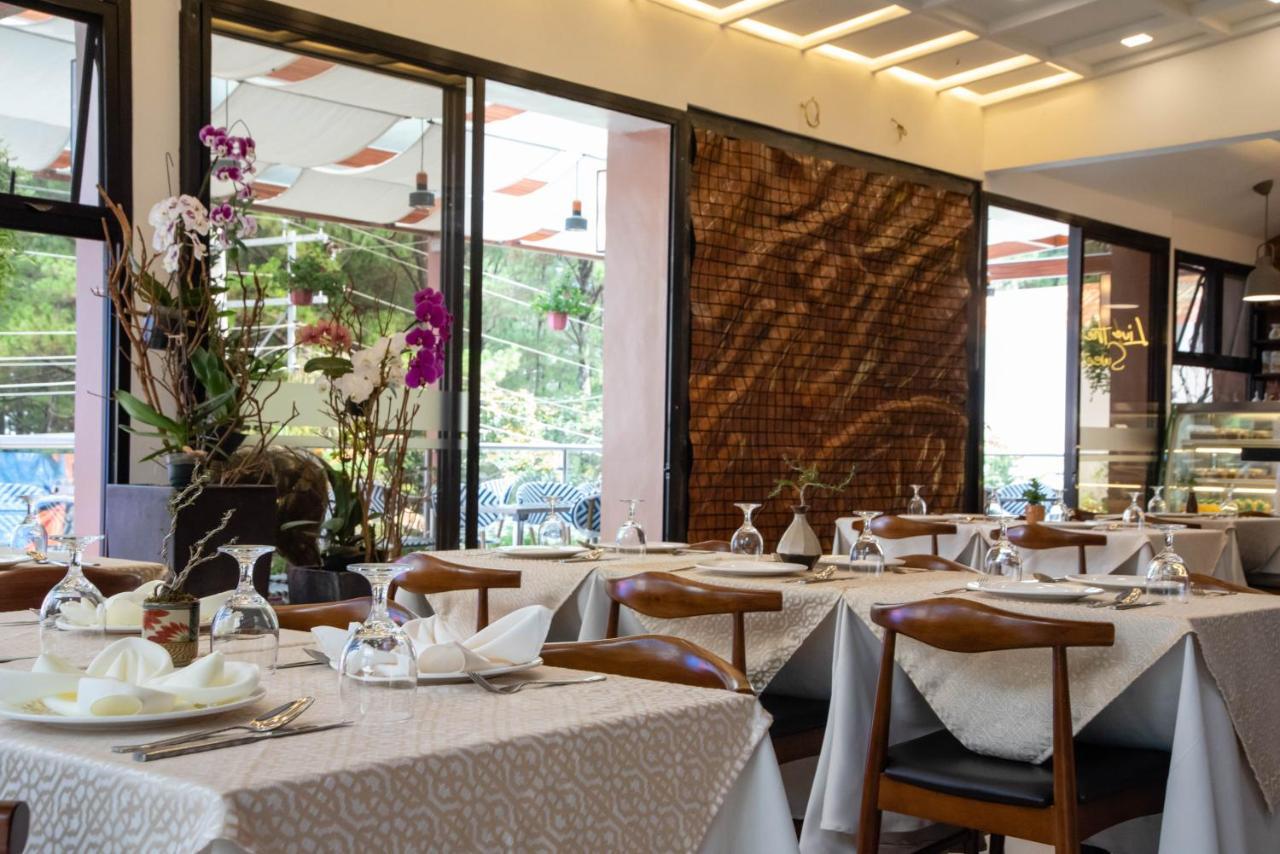 Giraffe Boutique 3*