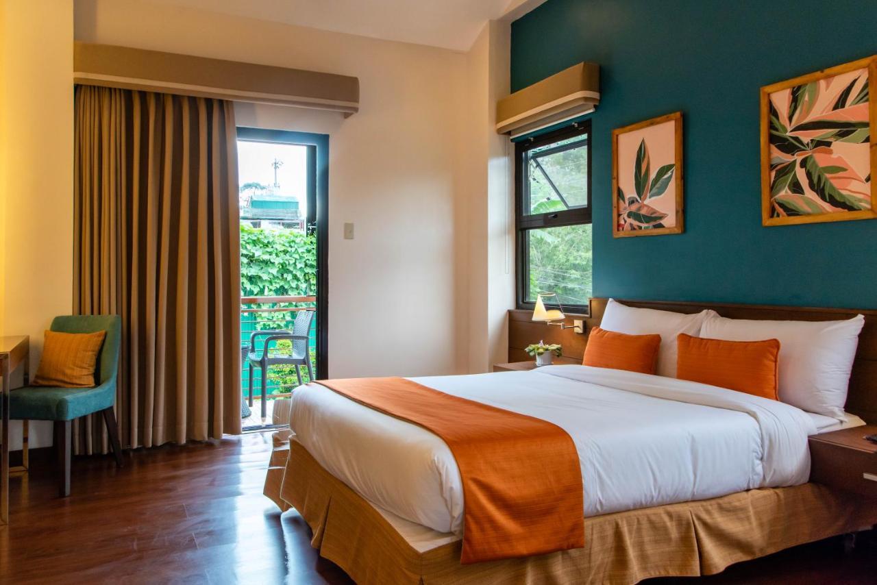 Giraffe Boutique 3*