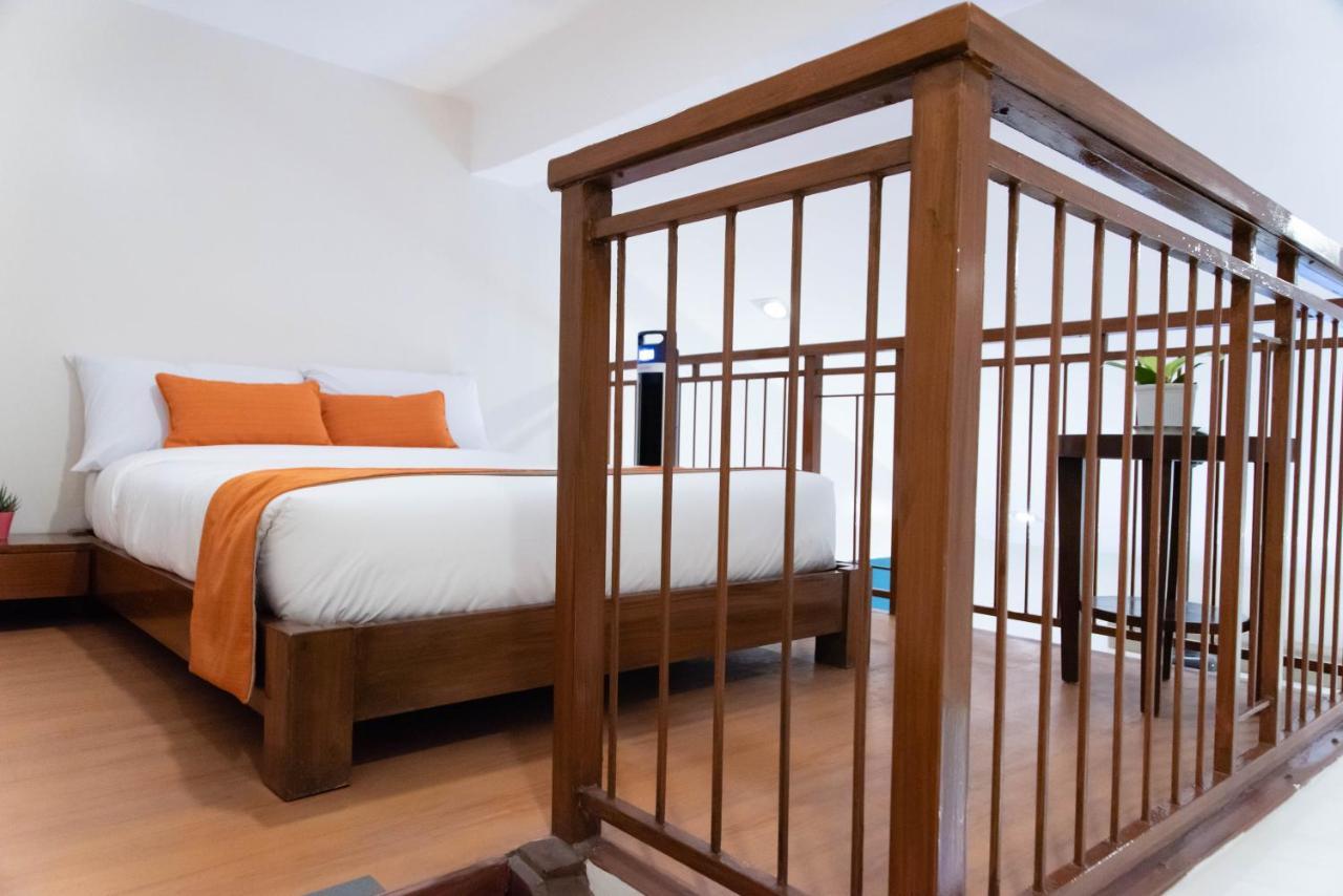 Giraffe Boutique Hotel 3*